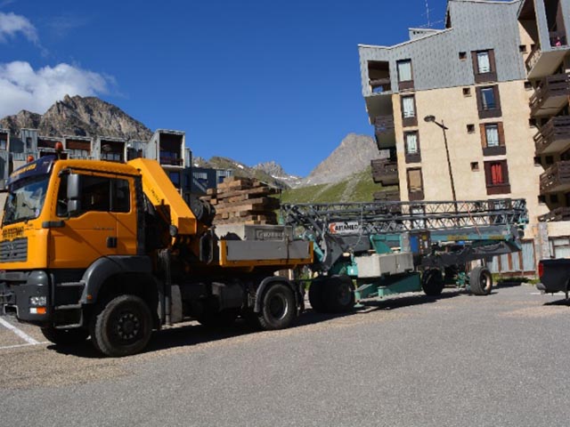 BVGS Transport et le montage de grues 73